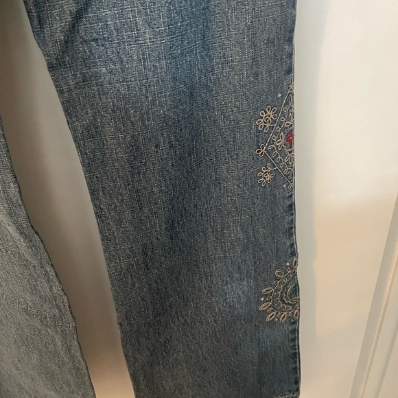 Faded Glory wide leg/bellbottom Jeans with embroidery - Picture 11 of 11